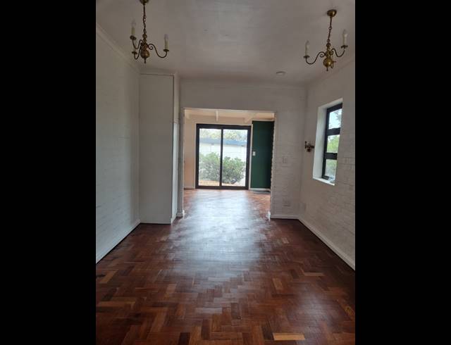 Cottage Between Mountain and the Sea